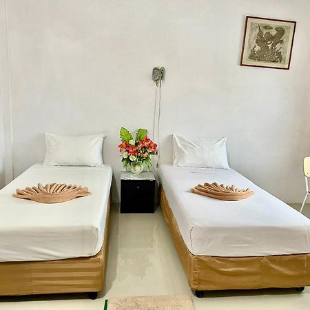 Jj Karon Beach Hotel Bagian luar foto