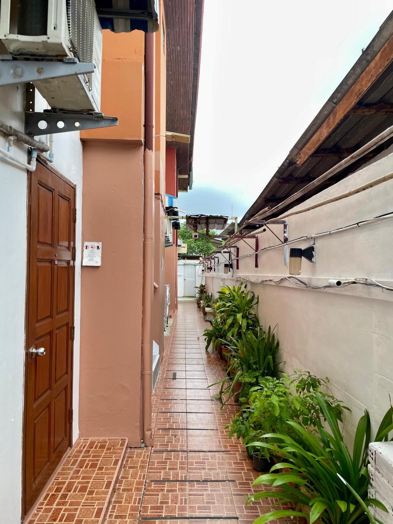 Jj Karon Beach Hotel Bagian luar foto
